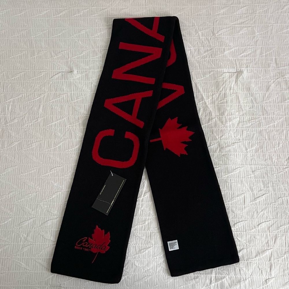 New Reebok Canada Scarf - Picture 3 of 3